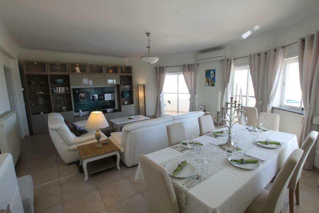 Views Of Apartamento *